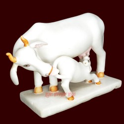 Cow and Calf Statue in White Marble Cow with Calf Decorative Showpiece